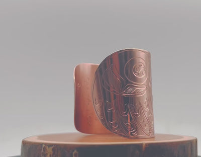 The light lets you see the Moon Bracelet
